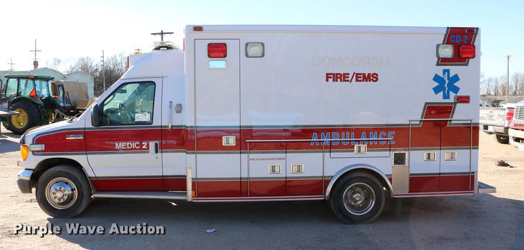 image for item DC3594 2006 Ford E450 ambulance