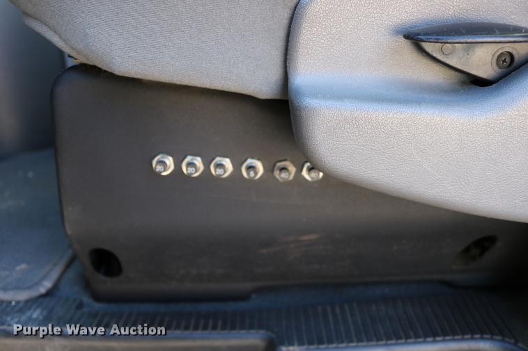 image for item DC3594 2006 Ford E450 ambulance