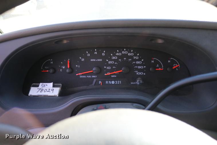 image for item DC3594 2006 Ford E450 ambulance