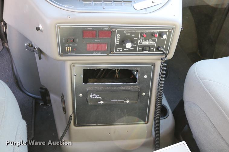 image for item DC3594 2006 Ford E450 ambulance