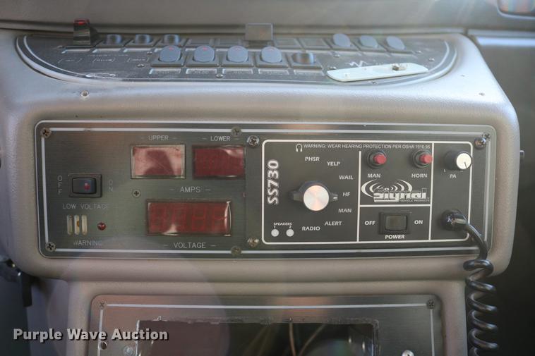 image for item DC3594 2006 Ford E450 ambulance