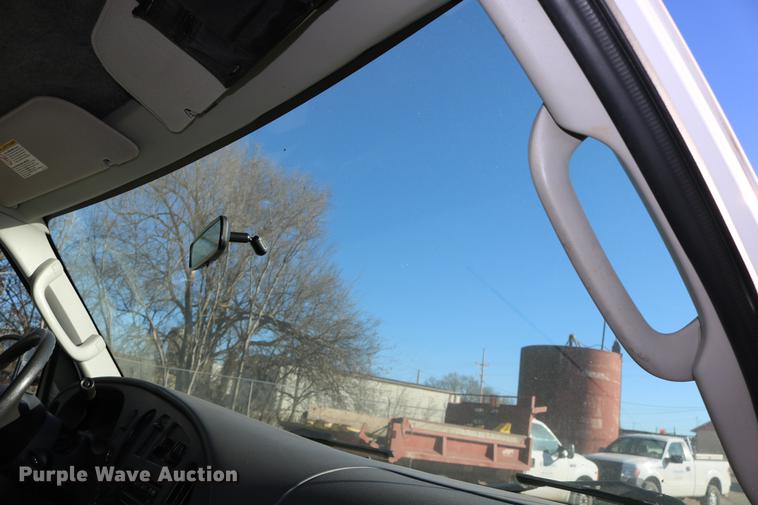 image for item DC3594 2006 Ford E450 ambulance