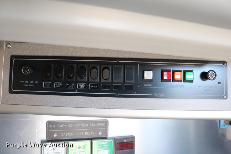 image for item DC3594 2006 Ford E450 ambulance