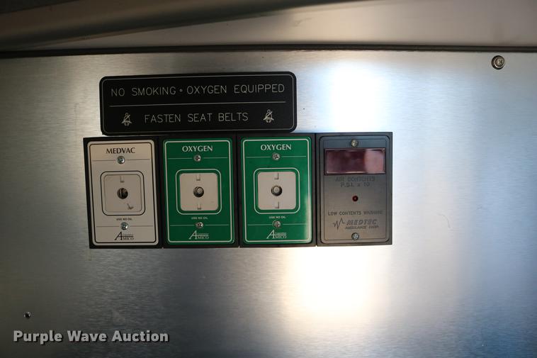 image for item DC3594 2006 Ford E450 ambulance