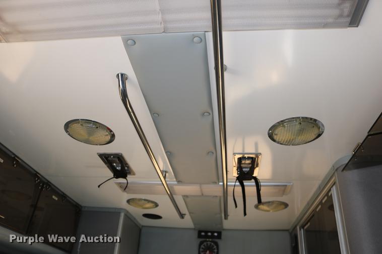 image for item DC3594 2006 Ford E450 ambulance
