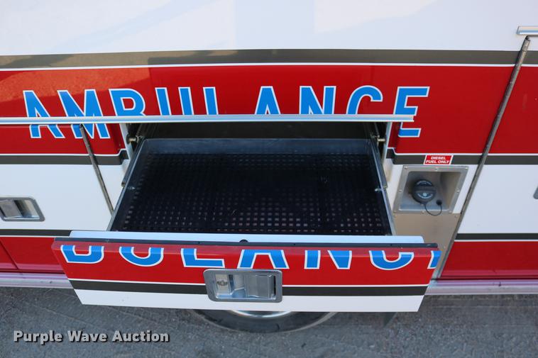 image for item DC3594 2006 Ford E450 ambulance