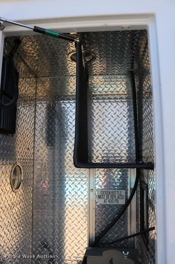 image for item DC3594 2006 Ford E450 ambulance