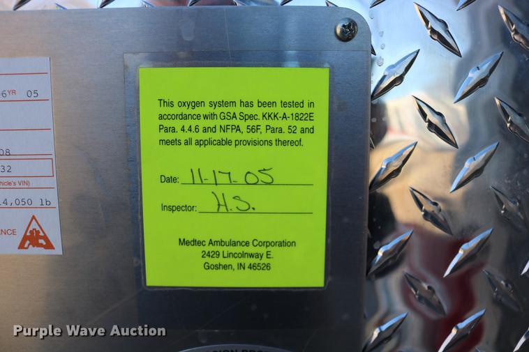 image for item DC3594 2006 Ford E450 ambulance