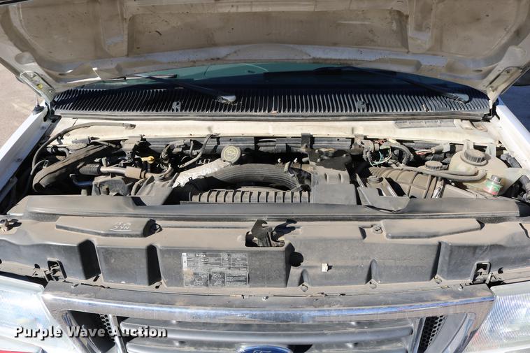 image for item DC3594 2006 Ford E450 ambulance