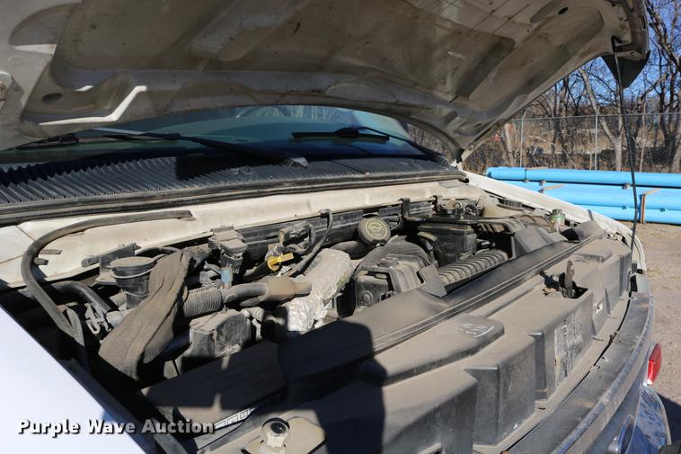 image for item DC3594 2006 Ford E450 ambulance