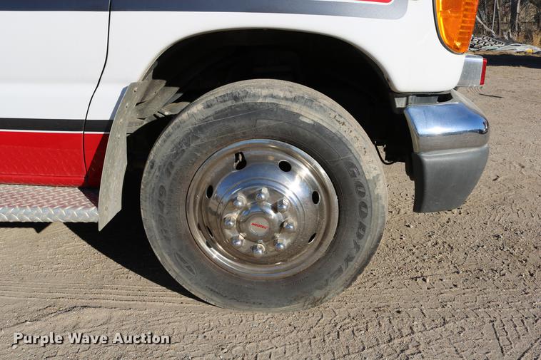 image for item DC3594 2006 Ford E450 ambulance