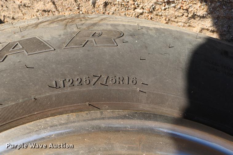 image for item DC3594 2006 Ford E450 ambulance