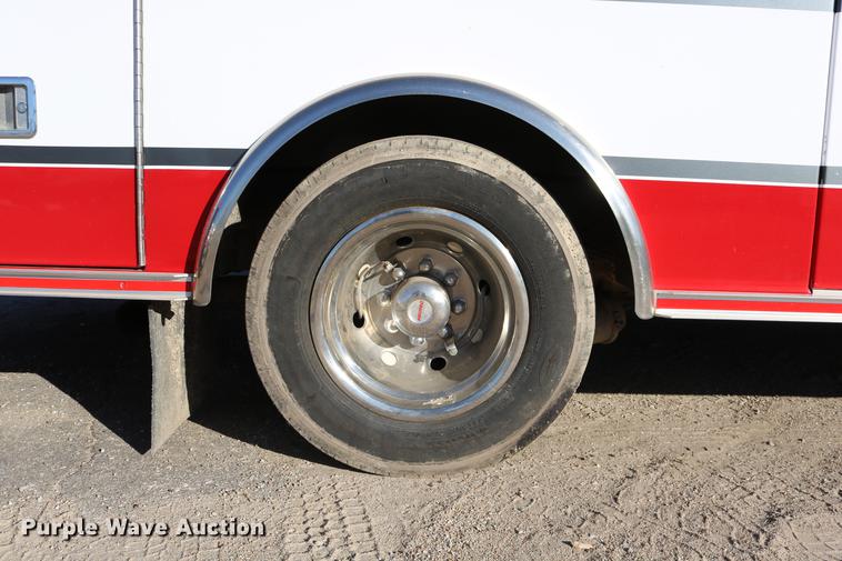 image for item DC3594 2006 Ford E450 ambulance