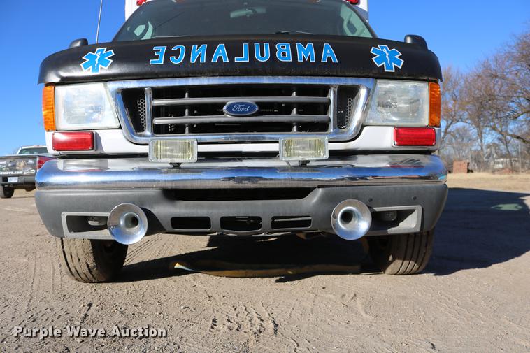 image for item DC3594 2006 Ford E450 ambulance