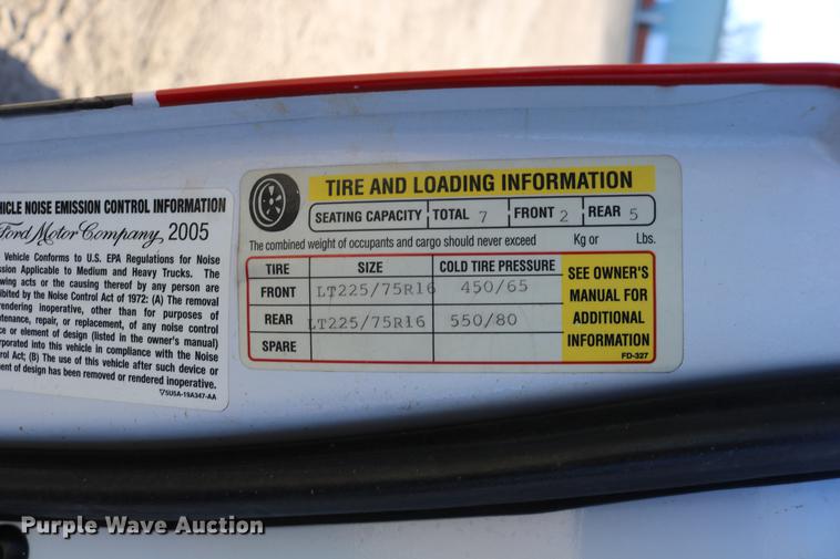 image for item DC3594 2006 Ford E450 ambulance