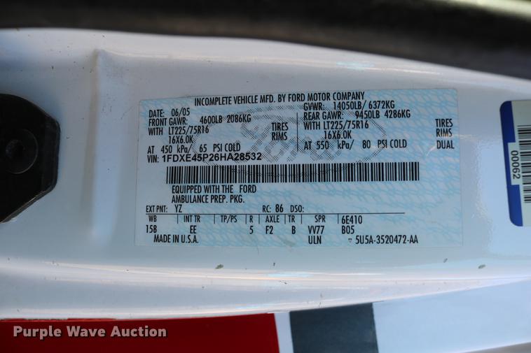 image for item DC3594 2006 Ford E450 ambulance