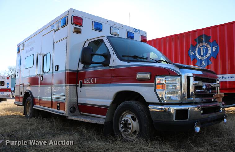 image for item DC3595 2008 Ford E450 ambulance