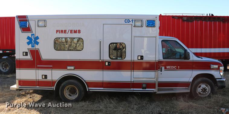 image for item DC3595 2008 Ford E450 ambulance