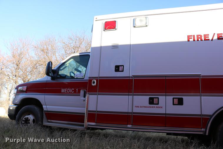 image for item DC3595 2008 Ford E450 ambulance