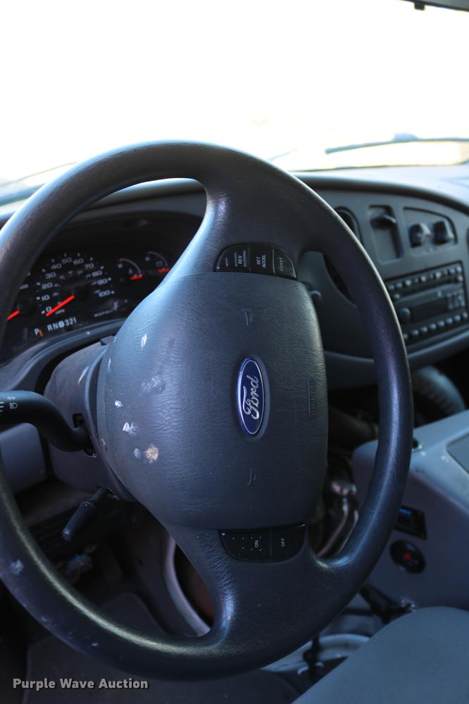 image for item DC3595 2008 Ford E450 ambulance