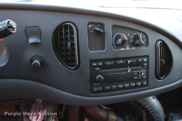 image for item DC3595 2008 Ford E450 ambulance