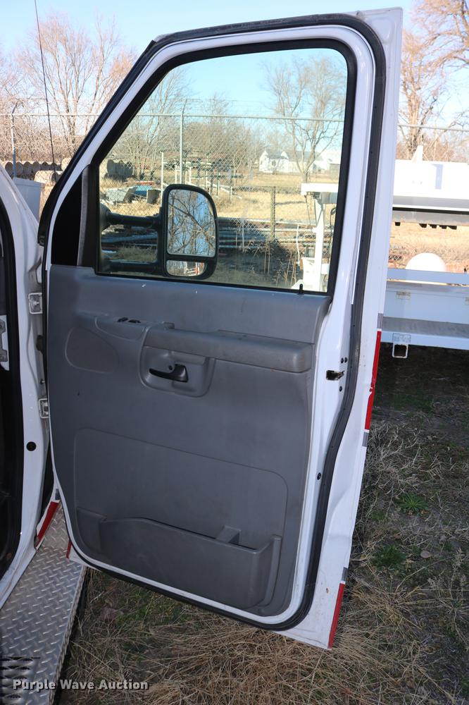 image for item DC3595 2008 Ford E450 ambulance