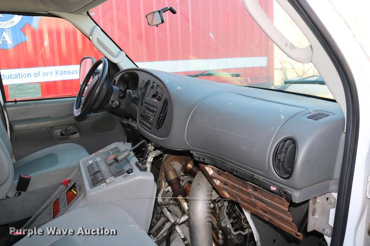 image for item DC3595 2008 Ford E450 ambulance