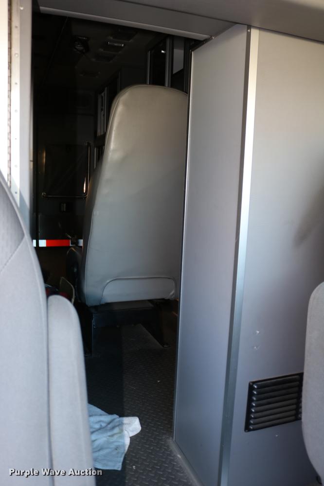 image for item DC3595 2008 Ford E450 ambulance