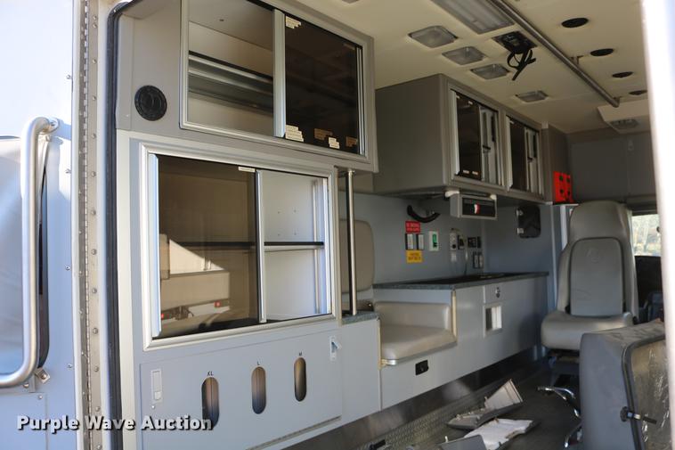image for item DC3595 2008 Ford E450 ambulance