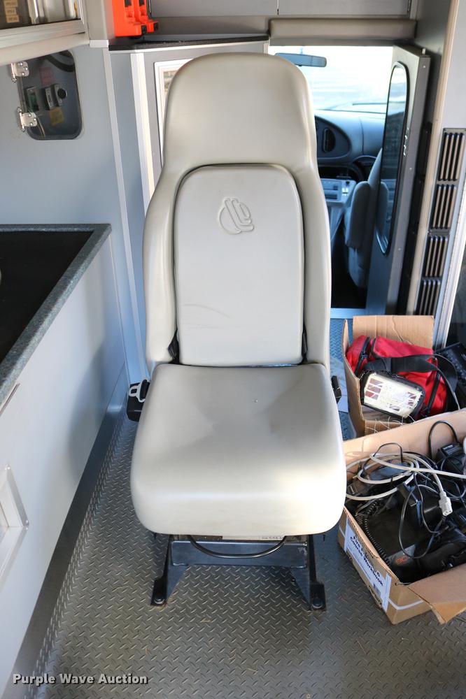 image for item DC3595 2008 Ford E450 ambulance