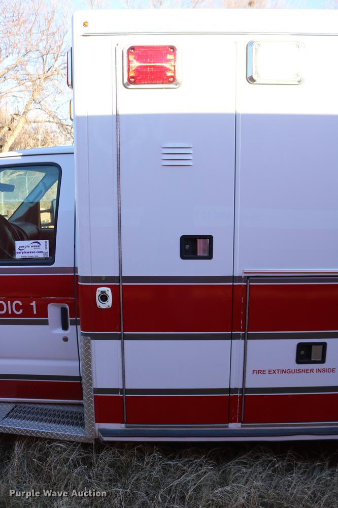 image for item DC3595 2008 Ford E450 ambulance