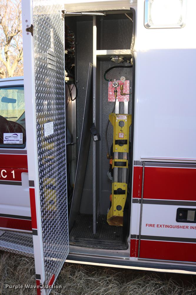 image for item DC3595 2008 Ford E450 ambulance
