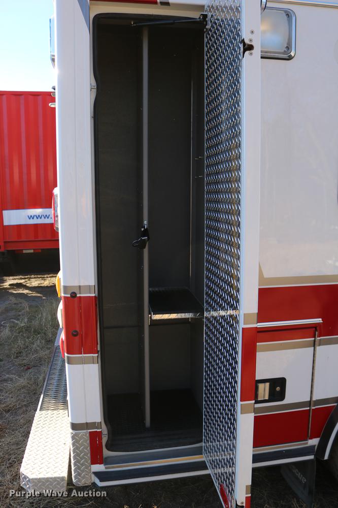 image for item DC3595 2008 Ford E450 ambulance