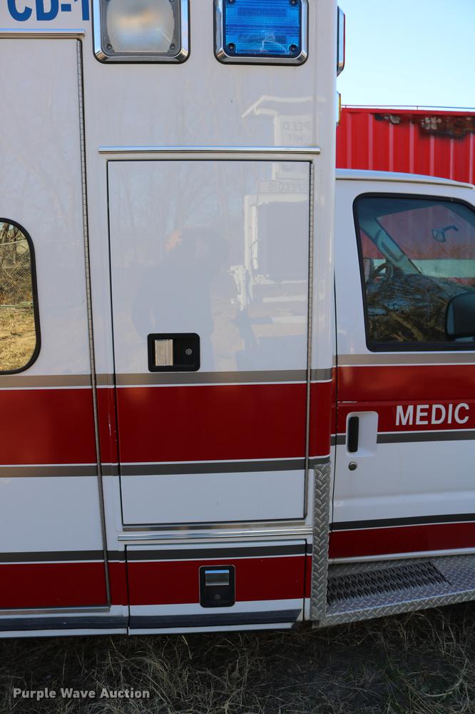 image for item DC3595 2008 Ford E450 ambulance
