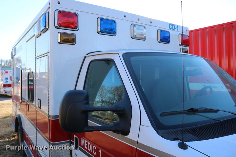 image for item DC3595 2008 Ford E450 ambulance
