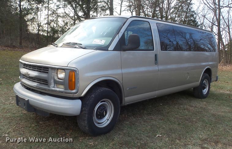 image for item DC7473 2002 Chevrolet Express 3500 Extended van
