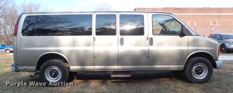 image for item DC7473 2002 Chevrolet Express 3500 Extended van