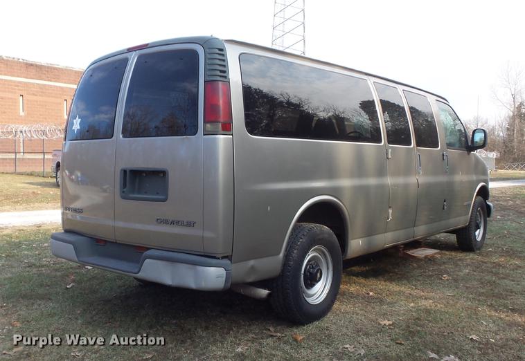 image for item DC7473 2002 Chevrolet Express 3500 Extended van