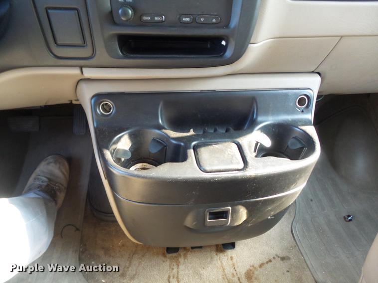 image for item DC7473 2002 Chevrolet Express 3500 Extended van