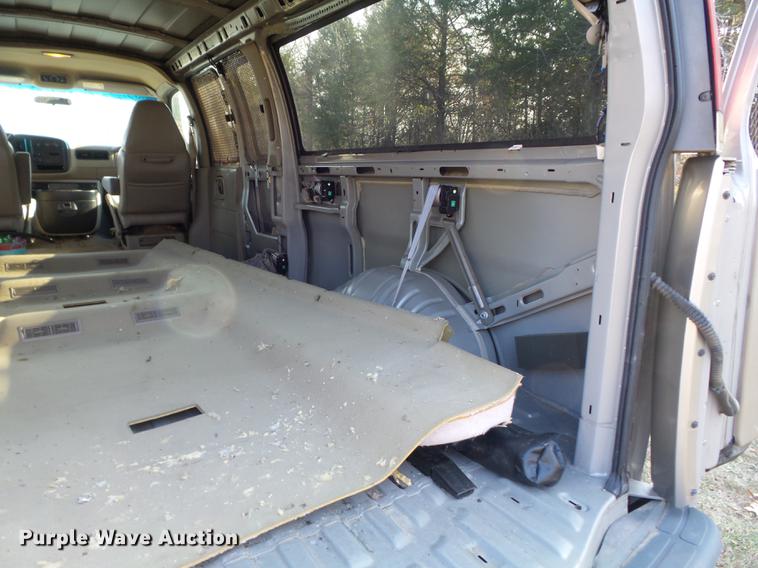 image for item DC7473 2002 Chevrolet Express 3500 Extended van