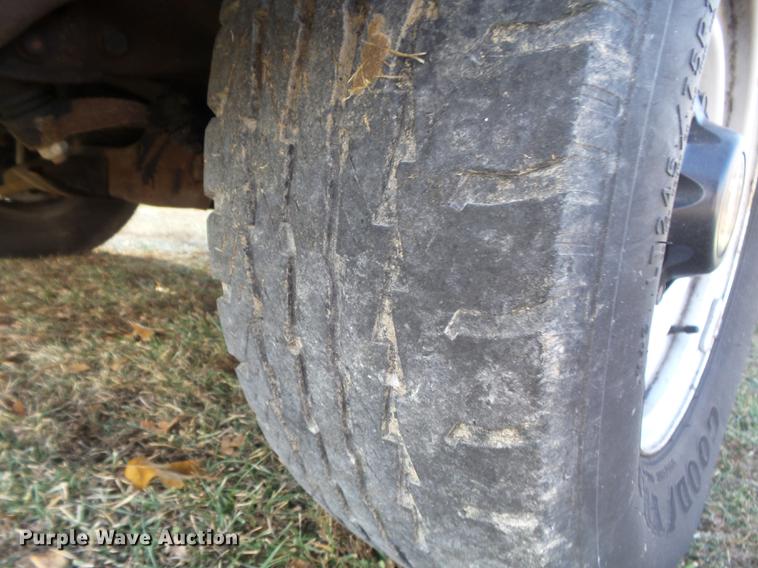 image for item DC7473 2002 Chevrolet Express 3500 Extended van