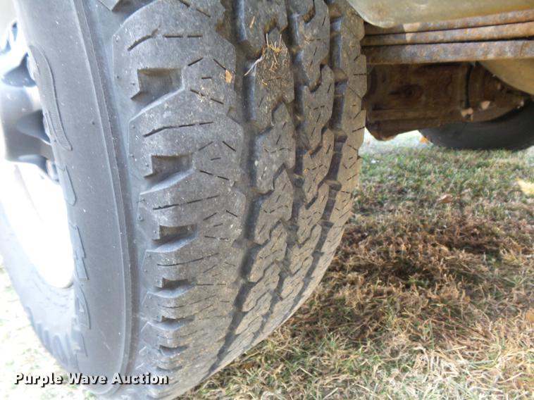 image for item DC7473 2002 Chevrolet Express 3500 Extended van