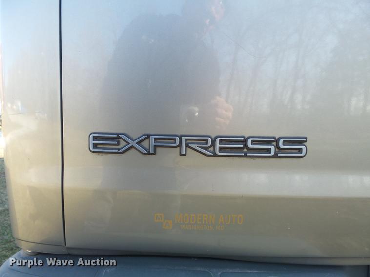 image for item DC7473 2002 Chevrolet Express 3500 Extended van