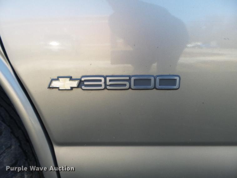 image for item DC7473 2002 Chevrolet Express 3500 Extended van