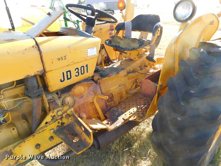 image for item DC8427 John Deere 301-R tractor