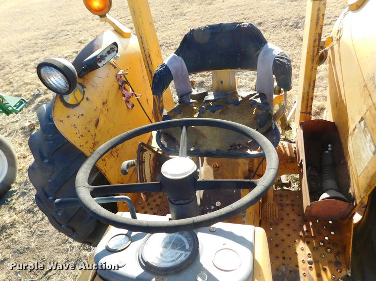 image for item DC8427 John Deere 301-R tractor