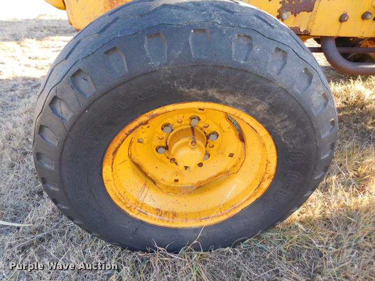 image for item DC8427 John Deere 301-R tractor