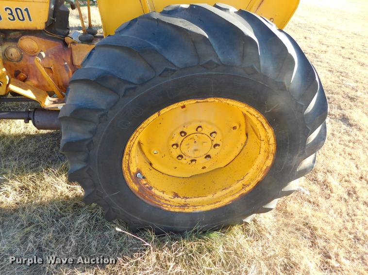 image for item DC8427 John Deere 301-R tractor