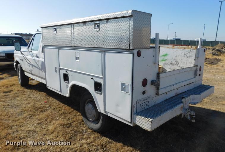 image for item DC8430 1996 Ford F250 XL SuperCab utility bed pickup truck