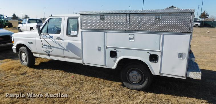 image for item DC8430 1996 Ford F250 XL SuperCab utility bed pickup truck
